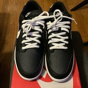 Nike dunks low black and white